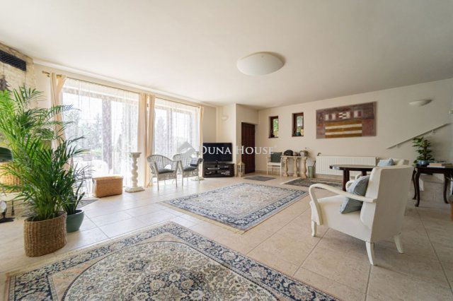 Eladó családi ház, Szentendrén, Zivatar utcában 189 M Ft