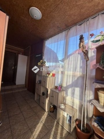 Eladó családi ház, Vecsésen 65 M Ft, 6 szobás