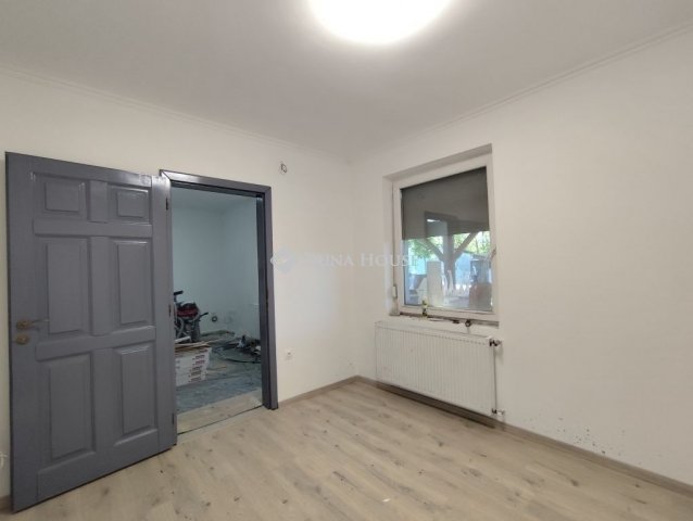 Eladó családi ház, Ócsán 93.9 M Ft, 6 szobás