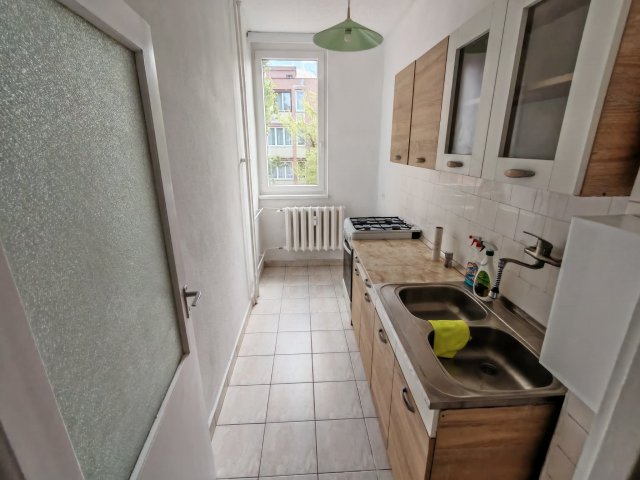 Kiadó panellakás, albérlet, Tatabányán 150 E Ft / hó