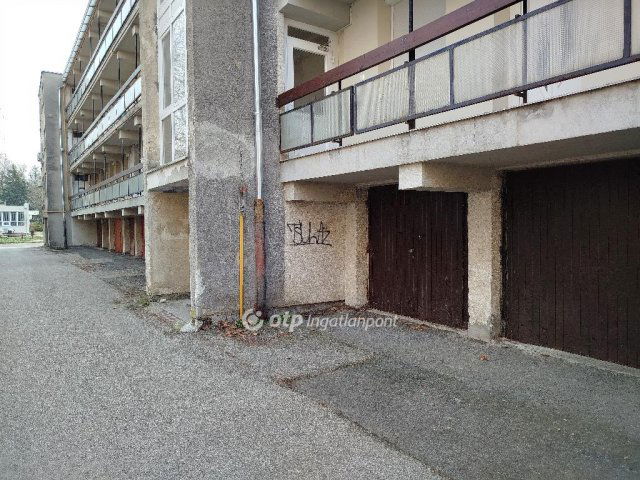 Eladó garázs, Pápán 7.3 M Ft / költözzbe.hu