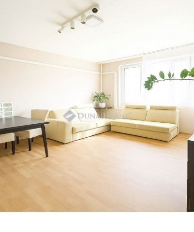 Eladó panellakás, Budapesten, XV. kerületben 72 M Ft, 2+2 szobás