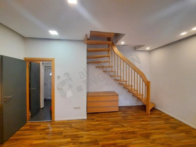 Kiadó sorház, albérlet, XIX. kerületben, Jókai utcában