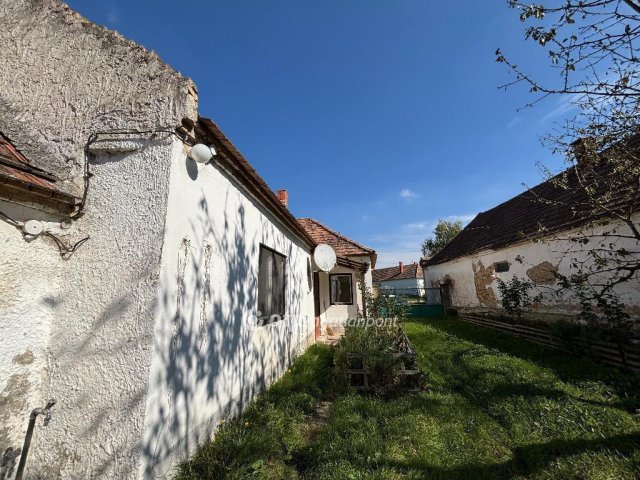 Eladó családi ház, Bakonyságon 20.9 M Ft, 2 szobás