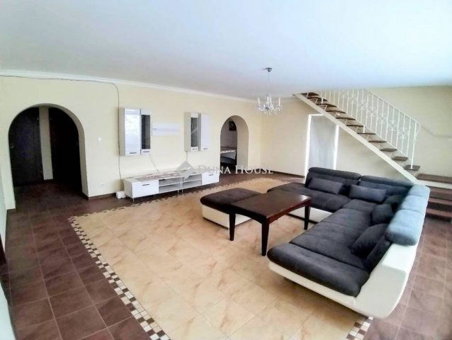 Eladó családi ház, Szigetszentmiklóson 399.9 M Ft, 6 szobás