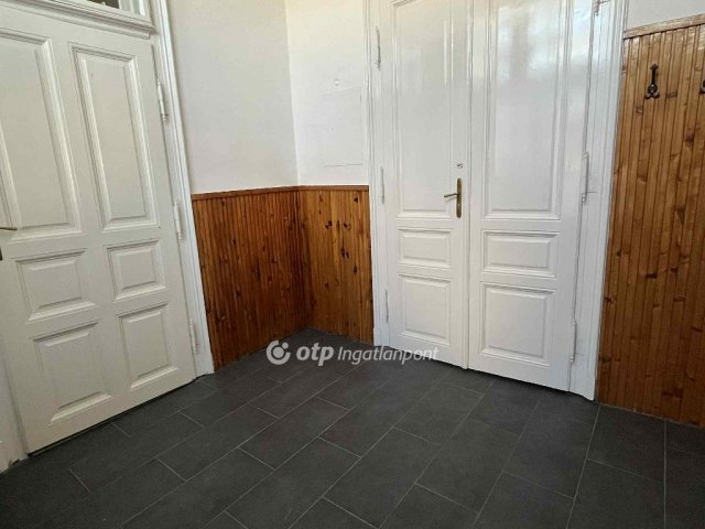 Eladó téglalakás, Nagykőrösön 31.9 M Ft, 2 szobás