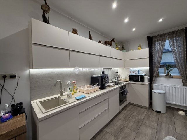 Eladó téglalakás, Budapesten, XX. kerületben 85 M Ft, 5 szobás