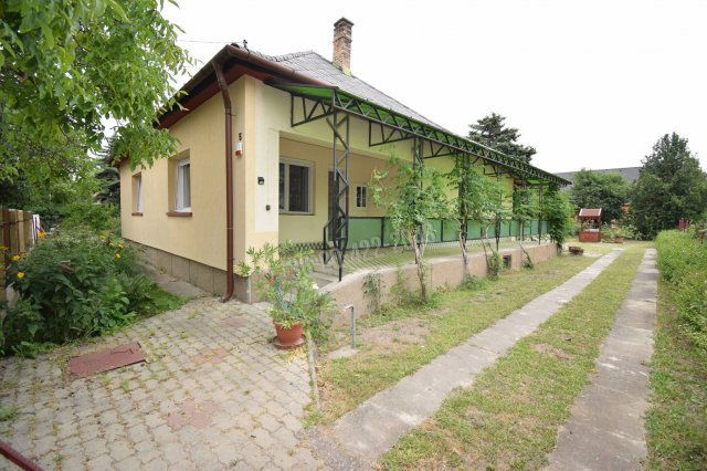 Eladó családi ház, Dunavarsányban 73.9 M Ft, 3 szobás