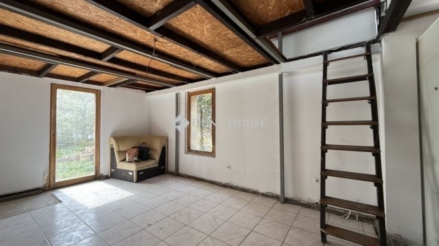 Eladó nyaraló, Gyömrőn 20 M Ft, 1 szobás / költözzbe.hu