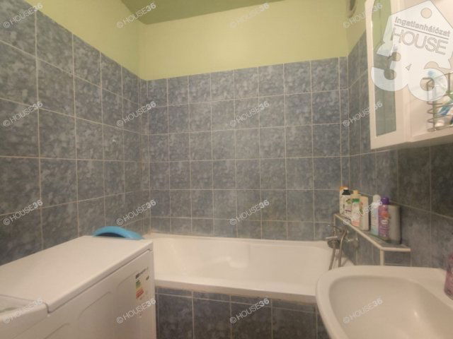 Eladó panellakás, Kecskeméten 47.8 M Ft, 2 szobás