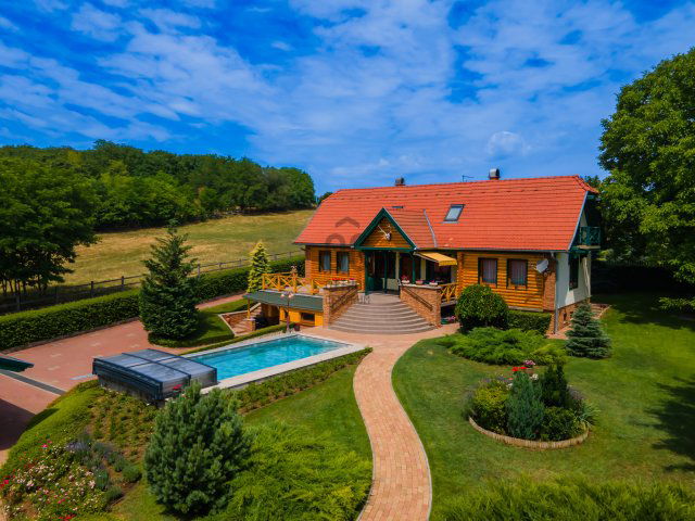 Eladó családi ház, Siófokon 450 M Ft, 4 szobás