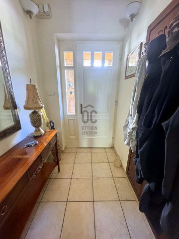 Eladó családi ház, Vácon 269 M Ft, 5 szobás