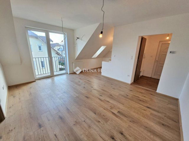 Eladó téglalakás, Üllőn, László utcában 53 M Ft, 2 szobás