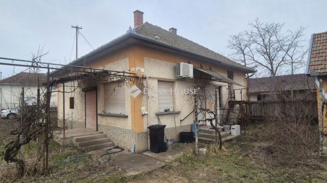 Eladó családi ház, Tiszakécskén 20 M Ft, 2 szobás