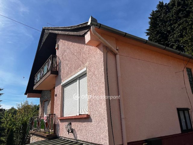 Eladó nyaraló, Zalakaroson 48 M Ft, 4+3 szobás