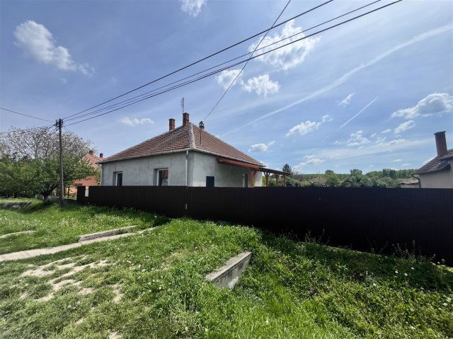 Eladó családi ház, Sarkadon 17 M Ft, 2 szobás
