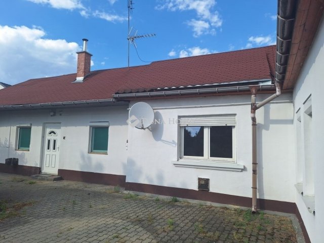 Eladó családi ház, Gödöllőn 79.9 M Ft, 4 szobás