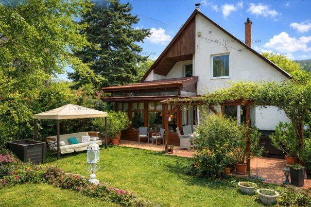 Eladó családi ház, Pilisborosjenőn 190 M Ft, 5+1 szobás