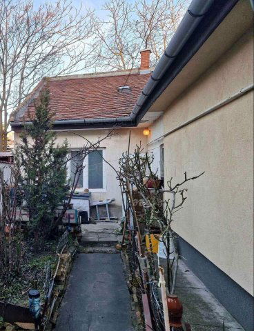 Eladó téglalakás, Székesfehérvárott 32 M Ft, 1 szobás