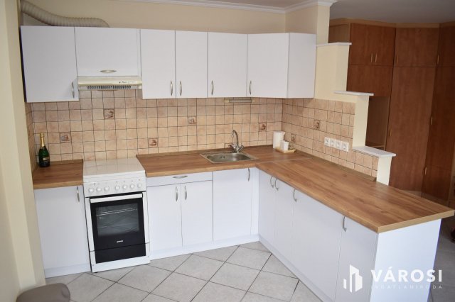 Kiadó téglalakás, albérlet, Gyulán 180 E Ft / hó, 2+1 szobás