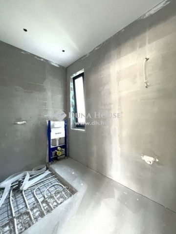 Eladó családi ház, Szigetszentmiklóson 149 M Ft, 4 szobás