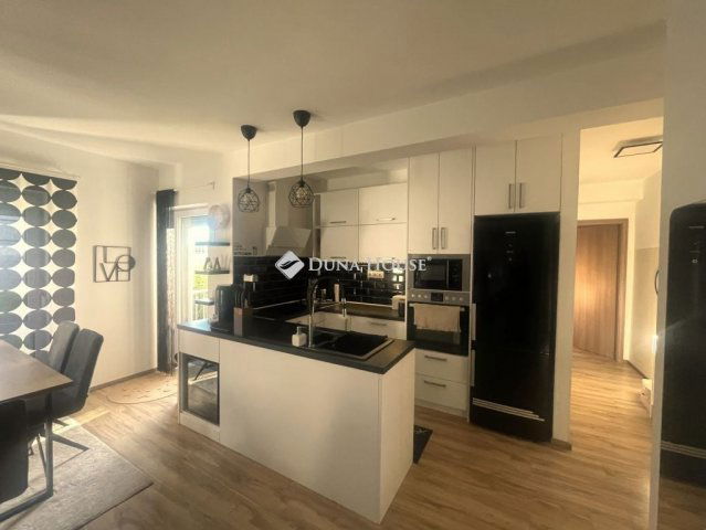 Eladó téglalakás, Sopronban 74.9 M Ft, 1 szobás