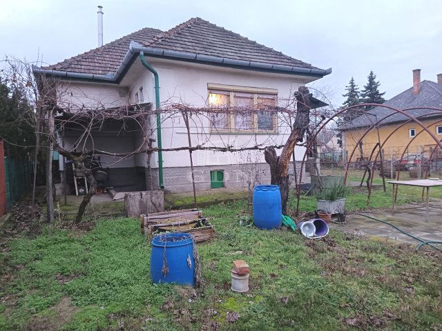 Eladó családi ház, Veresegyházon 88.5 M Ft, 3 szobás