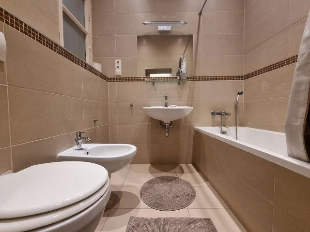 Kiadó téglalakás, albérlet, VI. kerületben, Bajnok utcában