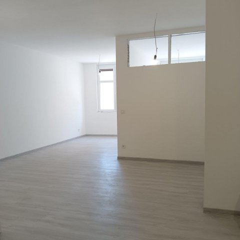 Eladó téglalakás, Budapesten, VI. kerületben 79.9 M Ft, 2 szobás
