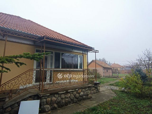 Eladó családi ház, Nagykátán 65 M Ft, 2 szobás