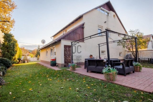 Eladó családi ház, Ürömön 189.9 M Ft, 6 szobás