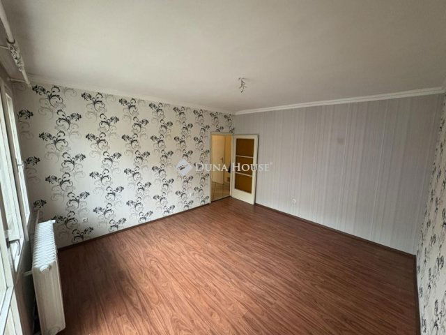 Eladó téglalakás, Cegléden 46 M Ft, 2 szobás