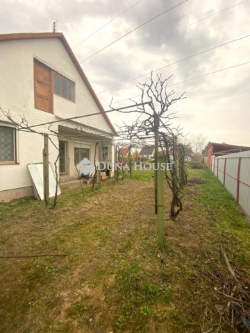 Eladó családi ház, Pécsett, Feketerigó utcában 54.9 M Ft