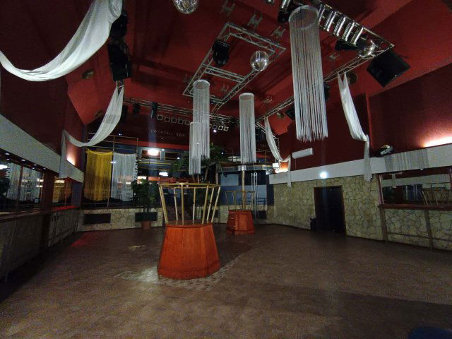 Eladó üzlethelyiség, Komlón, Kossuth Lajos utcában 95 M Ft