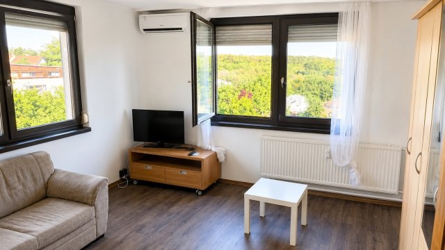 Kiadó téglalakás, albérlet, XVIII. kerületben, Tövishát utcában