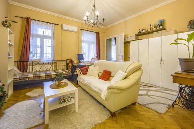 Eladó téglalakás, Budapesten, IX. kerületben, Nagyvárad téren