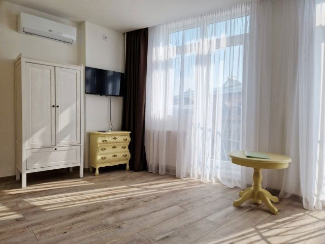 Kiadó téglalakás, albérlet, Pécsett, Rákóczi úton, 1 szobás