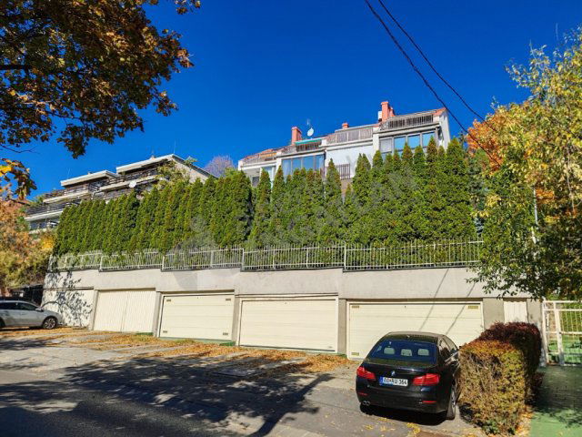 Kiadó sorház, albérlet, Budapesten, II. kerületben, Bimbó úton