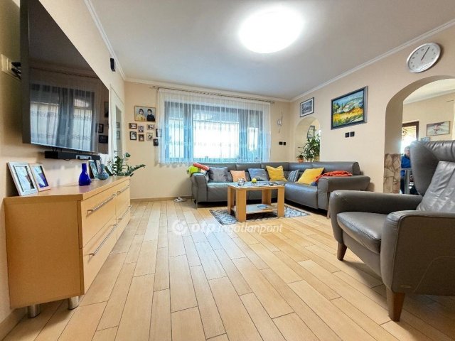 Eladó családi ház, Ugodon 80 M Ft, 4 szobás