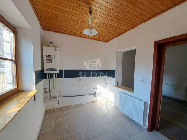 Eladó családi ház, Szigethalmon 49.9 M Ft, 2 szobás