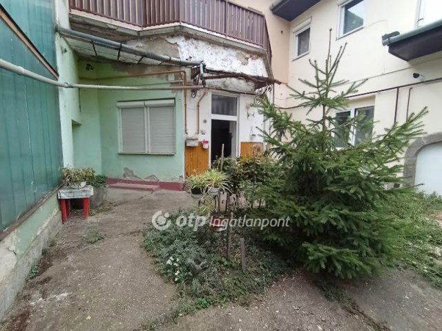 Eladó téglalakás, Gyöngyösön 29.5 M Ft, 1+1 szobás