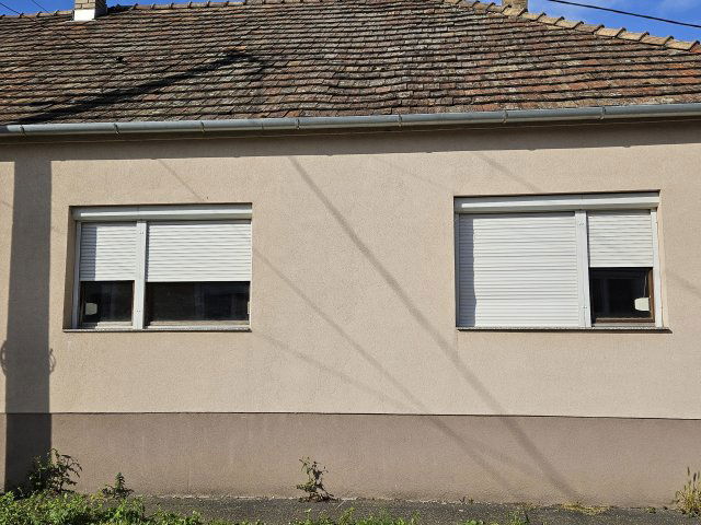 Eladó ikerház, Pápán 32 M Ft, 2+1 szobás / költözzbe.hu