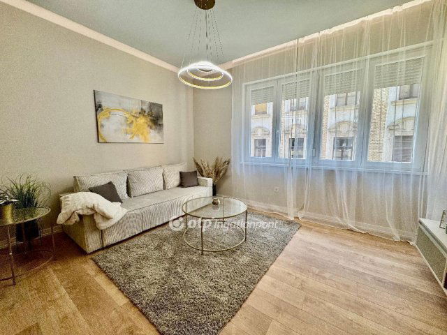 Eladó téglalakás, Budapesten, VI. kerületben 160 M Ft, 3 szobás