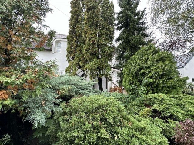 Eladó családi ház, Budapesten, III. kerületben 299.9 M Ft