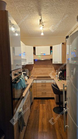 Eladó panellakás, Győrött 47.5 M Ft, 3 szobás