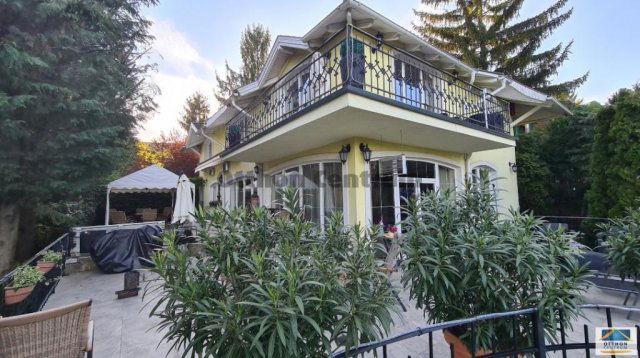 Eladó családi ház, Budapesten, II. kerületben 429.9 M Ft