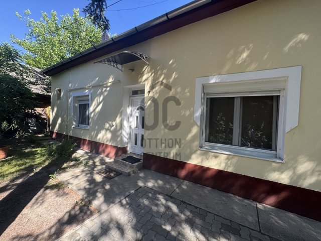 Eladó családi ház, Kecskeméten 59.9 M Ft, 2 szobás