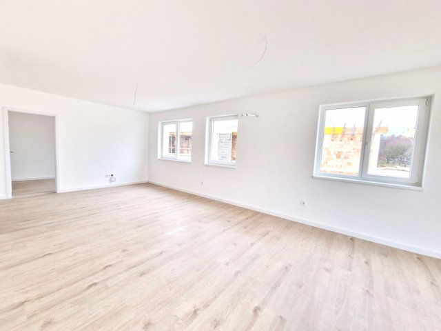 Eladó téglalakás, Pécsett 77 M Ft, 3 szobás