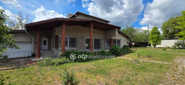 Eladó családi ház, Érden 299 M Ft, 9 szobás