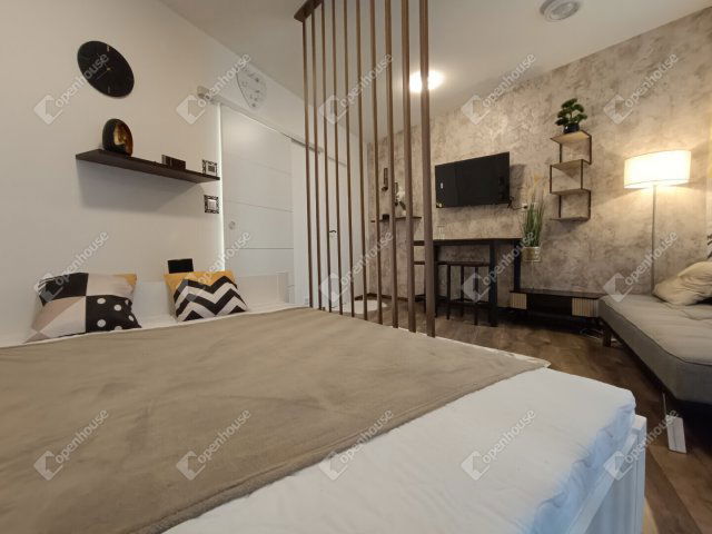 Eladó téglalakás, Sopronban 39.9 M Ft, 1 szobás